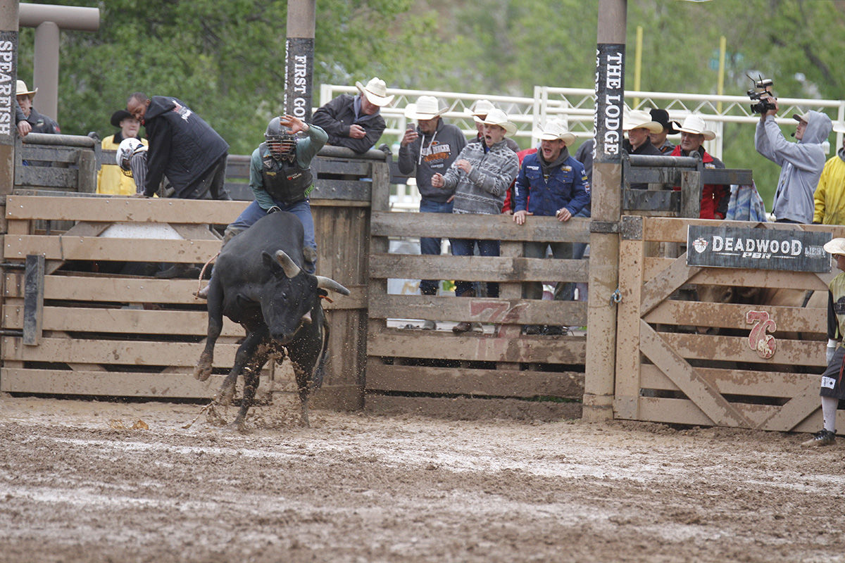 Lockwood wins Deadwood PBR event